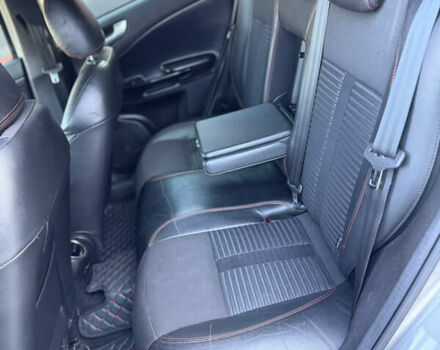 Сірий Альфа Ромео Giulietta, об'ємом двигуна 1.37 л та пробігом 320 тис. км за 8000 $, фото 9 на Automoto.ua