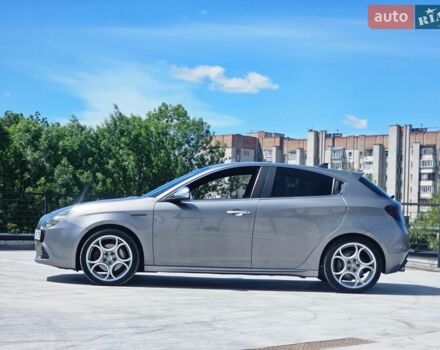 Сірий Альфа Ромео Giulietta, об'ємом двигуна 1.37 л та пробігом 324 тис. км за 5999 $, фото 3 на Automoto.ua