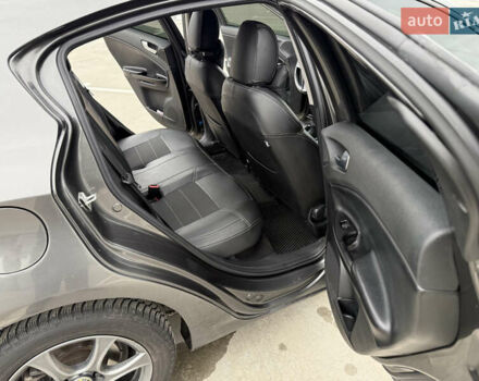 Сірий Альфа Ромео Giulietta, об'ємом двигуна 1.6 л та пробігом 232 тис. км за 7100 $, фото 6 на Automoto.ua