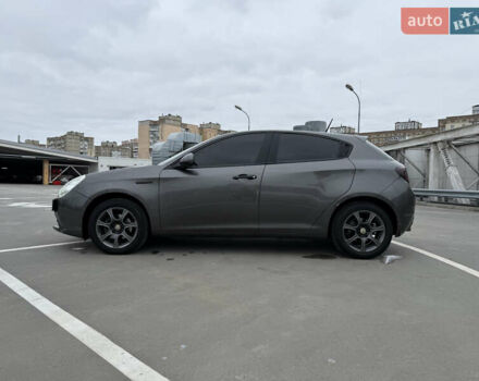 Сірий Альфа Ромео Giulietta, об'ємом двигуна 1.6 л та пробігом 232 тис. км за 7100 $, фото 12 на Automoto.ua