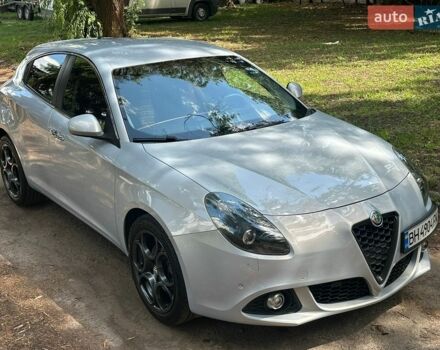 Сірий Альфа Ромео Giulietta, об'ємом двигуна 1.37 л та пробігом 127 тис. км за 8300 $, фото 4 на Automoto.ua
