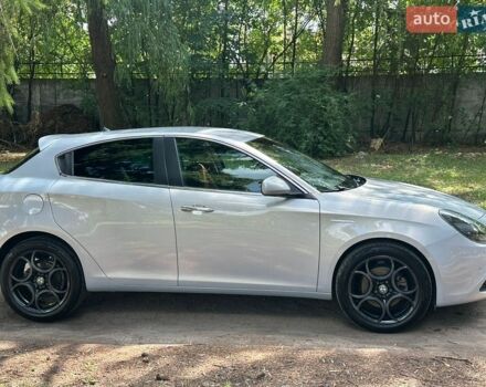 Сірий Альфа Ромео Giulietta, об'ємом двигуна 1.37 л та пробігом 127 тис. км за 8300 $, фото 20 на Automoto.ua