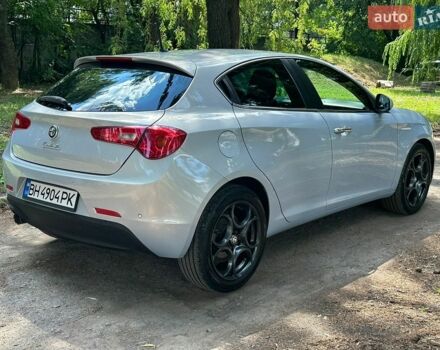 Сірий Альфа Ромео Giulietta, об'ємом двигуна 1.37 л та пробігом 127 тис. км за 8300 $, фото 5 на Automoto.ua