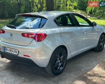 Сірий Альфа Ромео Giulietta, об'ємом двигуна 1.37 л та пробігом 127 тис. км за 8300 $, фото 7 на Automoto.ua