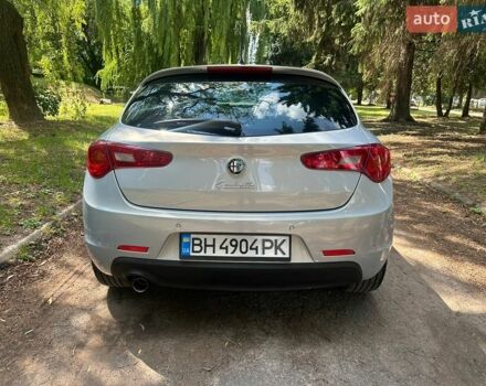 Сірий Альфа Ромео Giulietta, об'ємом двигуна 1.37 л та пробігом 127 тис. км за 8300 $, фото 47 на Automoto.ua