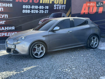 Сірий Альфа Ромео Giulietta, об'ємом двигуна 1.37 л та пробігом 320 тис. км за 8000 $, фото 1 на Automoto.ua