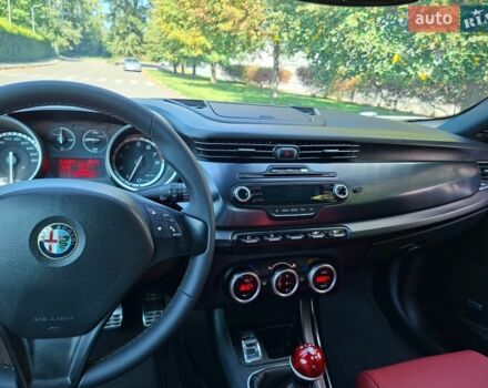 Синій Альфа Ромео Giulietta, об'ємом двигуна 1.75 л та пробігом 157 тис. км за 19000 $, фото 13 на Automoto.ua