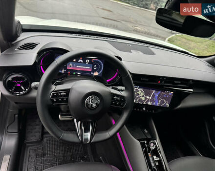 Белый Альфа Ромео Джуниор, объемом двигателя 1.2 л и пробегом 1 тыс. км за 31500 $, фото 24 на Automoto.ua