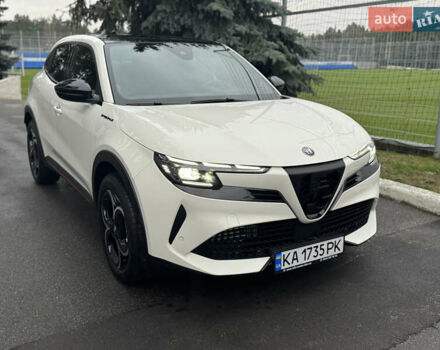 Белый Альфа Ромео Джуниор, объемом двигателя 1.2 л и пробегом 1 тыс. км за 31500 $, фото 7 на Automoto.ua