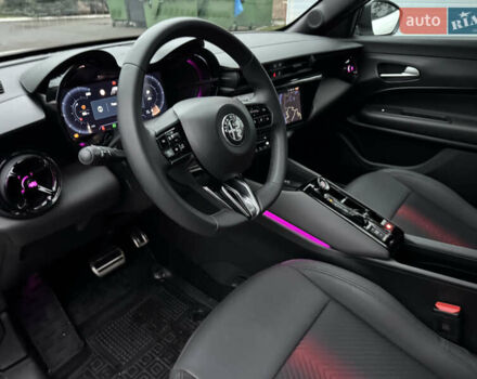 Белый Альфа Ромео Джуниор, объемом двигателя 1.2 л и пробегом 1 тыс. км за 31500 $, фото 19 на Automoto.ua