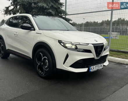 Белый Альфа Ромео Джуниор, объемом двигателя 1.2 л и пробегом 1 тыс. км за 31500 $, фото 9 на Automoto.ua