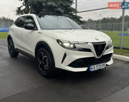 Белый Альфа Ромео Джуниор, объемом двигателя 1.2 л и пробегом 1 тыс. км за 31500 $, фото 11 на Automoto.ua