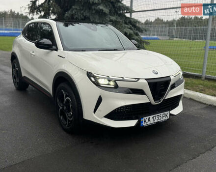 Белый Альфа Ромео Джуниор, объемом двигателя 1.2 л и пробегом 1 тыс. км за 31500 $, фото 8 на Automoto.ua