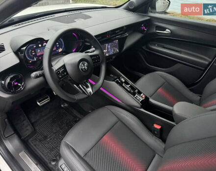 Белый Альфа Ромео Джуниор, объемом двигателя 1.2 л и пробегом 1 тыс. км за 31500 $, фото 23 на Automoto.ua