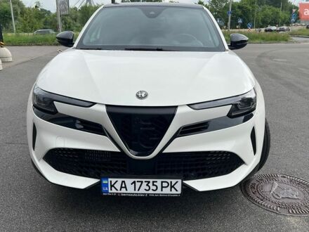 Білий Альфа Ромео Джуніор, об'ємом двигуна 1.2 л та пробігом 2 тис. км за 24900 $, фото 1 на Automoto.ua