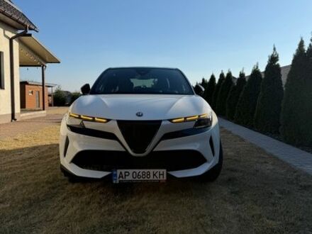 Белый Альфа Ромео Джуниор, объемом двигателя 1.2 л и пробегом 7 тыс. км за 28000 $, фото 1 на Automoto.ua