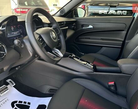 Альфа Ромео Джуніор, об'ємом двигуна 1.2 л та пробігом 0 тис. км за 29437 $, фото 7 на Automoto.ua