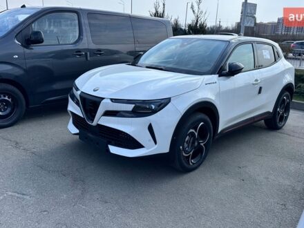 Альфа Ромео Джуніор, об'ємом двигуна 1.2 л та пробігом 0 тис. км за 29473 $, фото 1 на Automoto.ua