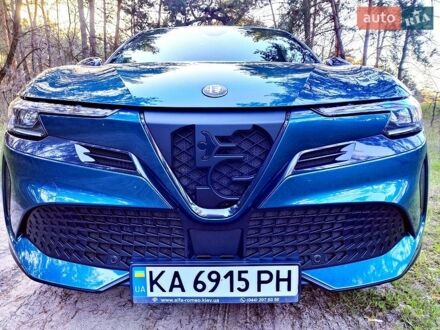 Синий Альфа Ромео Джуниор, объемом двигателя 1.2 л и пробегом 20 тыс. км за 25863 $, фото 1 на Automoto.ua