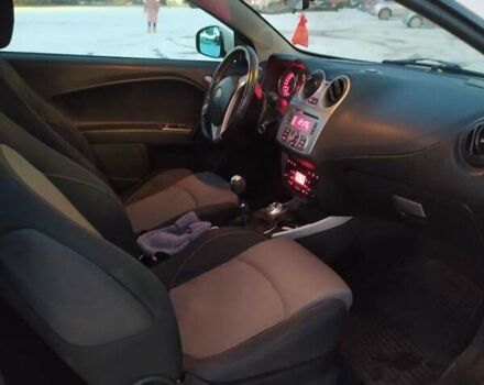 Білий Альфа Ромео Mito, об'ємом двигуна 1.3 л та пробігом 195 тис. км за 6000 $, фото 28 на Automoto.ua