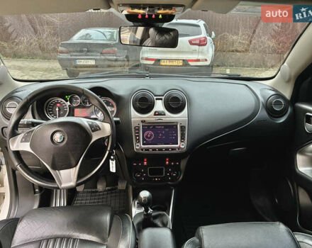 Белый Альфа Ромео Мито, объемом двигателя 1.3 л и пробегом 301 тыс. км за 6200 $, фото 9 на Automoto.ua