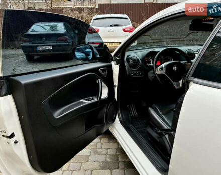 Белый Альфа Ромео Мито, объемом двигателя 1.3 л и пробегом 301 тыс. км за 6200 $, фото 1 на Automoto.ua