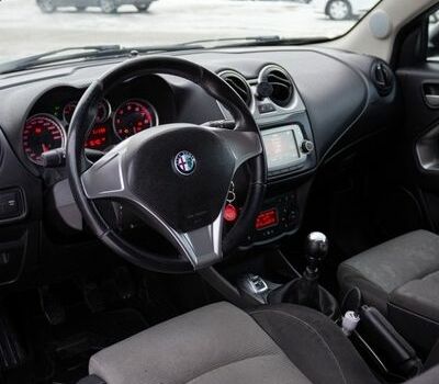Чорний Альфа Ромео Mito, об'ємом двигуна 1.4 л та пробігом 195 тис. км за 5000 $, фото 22 на Automoto.ua