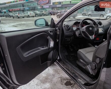 Чорний Альфа Ромео Mito, об'ємом двигуна 1.4 л та пробігом 195 тис. км за 5000 $, фото 21 на Automoto.ua