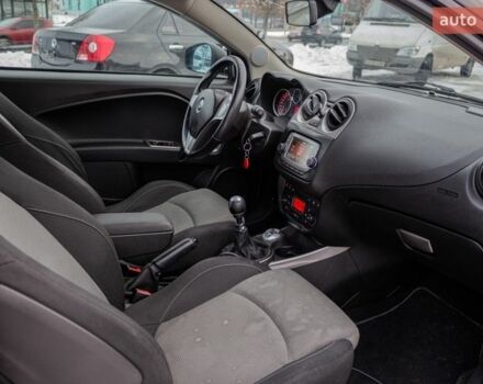 Чорний Альфа Ромео Mito, об'ємом двигуна 1.4 л та пробігом 195 тис. км за 5000 $, фото 26 на Automoto.ua