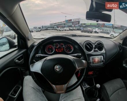 Чорний Альфа Ромео Mito, об'ємом двигуна 1.4 л та пробігом 195 тис. км за 5000 $, фото 32 на Automoto.ua