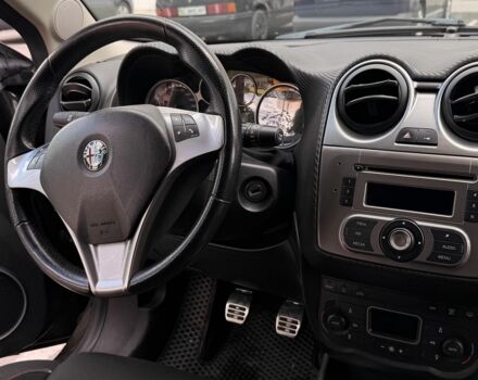 Чорний Альфа Ромео Mito, об'ємом двигуна 1.4 л та пробігом 275 тис. км за 4824 $, фото 8 на Automoto.ua