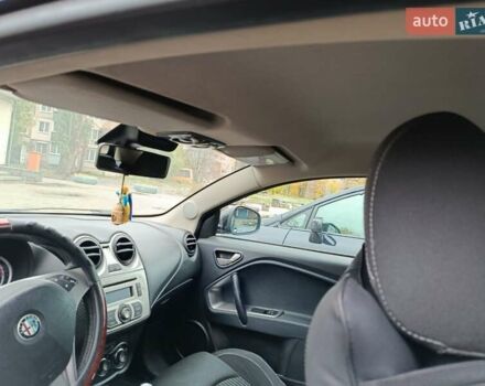 Фиолетовый Альфа Ромео Мито, объемом двигателя 1.37 л и пробегом 257 тыс. км за 4700 $, фото 6 на Automoto.ua