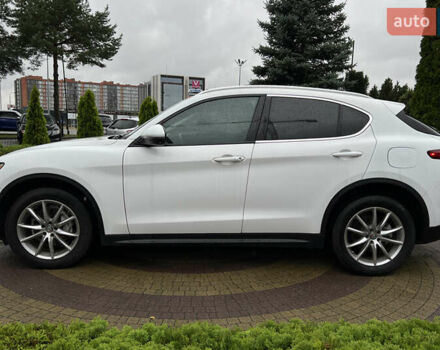 Білий Альфа Ромео Стелвіо, об'ємом двигуна 2 л та пробігом 112 тис. км за 16500 $, фото 3 на Automoto.ua
