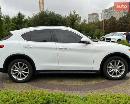 Білий Альфа Ромео Стелвіо, об'ємом двигуна 2 л та пробігом 112 тис. км за 16500 $, фото 7 на Automoto.ua