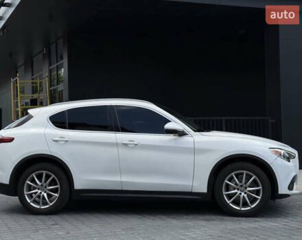 Білий Альфа Ромео Стелвіо, об'ємом двигуна 2 л та пробігом 111 тис. км за 14500 $, фото 10 на Automoto.ua