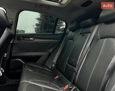 Білий Альфа Ромео Стелвіо, об'ємом двигуна 2 л та пробігом 112 тис. км за 16500 $, фото 26 на Automoto.ua