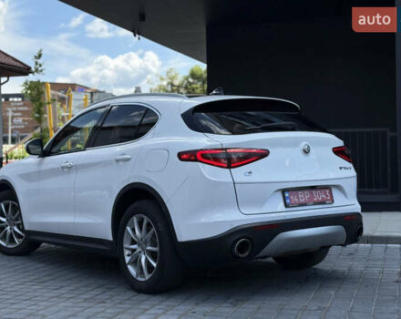 Білий Альфа Ромео Стелвіо, об'ємом двигуна 2 л та пробігом 111 тис. км за 14500 $, фото 14 на Automoto.ua