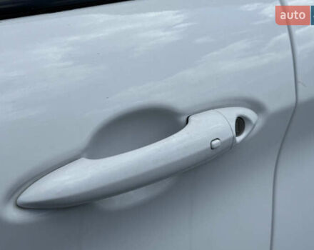 Білий Альфа Ромео Стелвіо, об'ємом двигуна 2 л та пробігом 111 тис. км за 14500 $, фото 5 на Automoto.ua