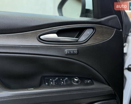 Білий Альфа Ромео Стелвіо, об'ємом двигуна 2 л та пробігом 111 тис. км за 14500 $, фото 18 на Automoto.ua