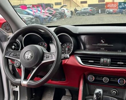 Білий Альфа Ромео Стелвіо, об'ємом двигуна 2 л та пробігом 191 тис. км за 13900 $, фото 6 на Automoto.ua