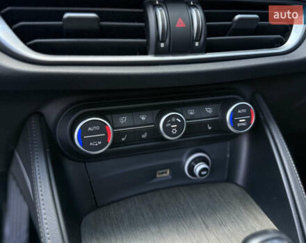 Білий Альфа Ромео Стелвіо, об'ємом двигуна 2 л та пробігом 111 тис. км за 14500 $, фото 28 на Automoto.ua