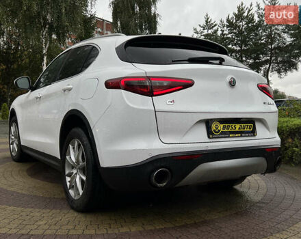 Білий Альфа Ромео Стелвіо, об'ємом двигуна 2 л та пробігом 112 тис. км за 16500 $, фото 4 на Automoto.ua