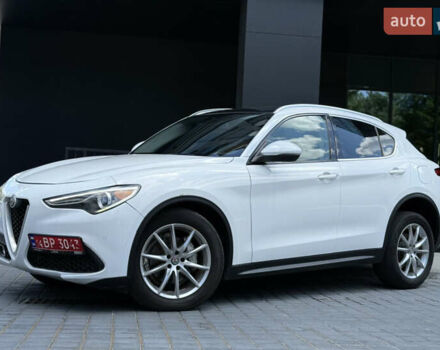 Білий Альфа Ромео Стелвіо, об'ємом двигуна 2 л та пробігом 111 тис. км за 14500 $, фото 1 на Automoto.ua