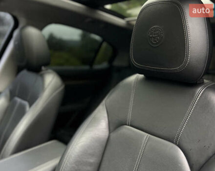 Білий Альфа Ромео Стелвіо, об'ємом двигуна 2 л та пробігом 112 тис. км за 16500 $, фото 9 на Automoto.ua