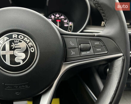 Білий Альфа Ромео Стелвіо, об'ємом двигуна 2 л та пробігом 112 тис. км за 16500 $, фото 12 на Automoto.ua