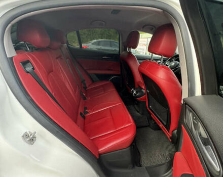 Альфа Ромео Стелвио 2017 в Кременчуге на Automoto.ua Белый Альфа Ромео Стелвио, объемом двигателя 2 л и пробегом 90 тыс. км за 22000 $, фото 9 на Automoto.ua