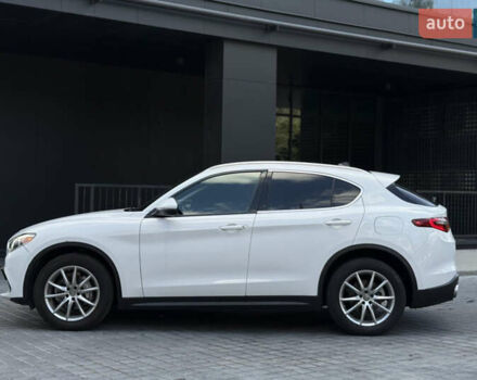 Білий Альфа Ромео Стелвіо, об'ємом двигуна 2 л та пробігом 111 тис. км за 14500 $, фото 16 на Automoto.ua