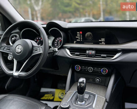 Білий Альфа Ромео Стелвіо, об'ємом двигуна 2 л та пробігом 112 тис. км за 16500 $, фото 22 на Automoto.ua