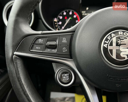 Білий Альфа Ромео Стелвіо, об'ємом двигуна 2 л та пробігом 112 тис. км за 16500 $, фото 11 на Automoto.ua