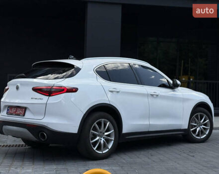 Білий Альфа Ромео Стелвіо, об'ємом двигуна 2 л та пробігом 111 тис. км за 14500 $, фото 12 на Automoto.ua